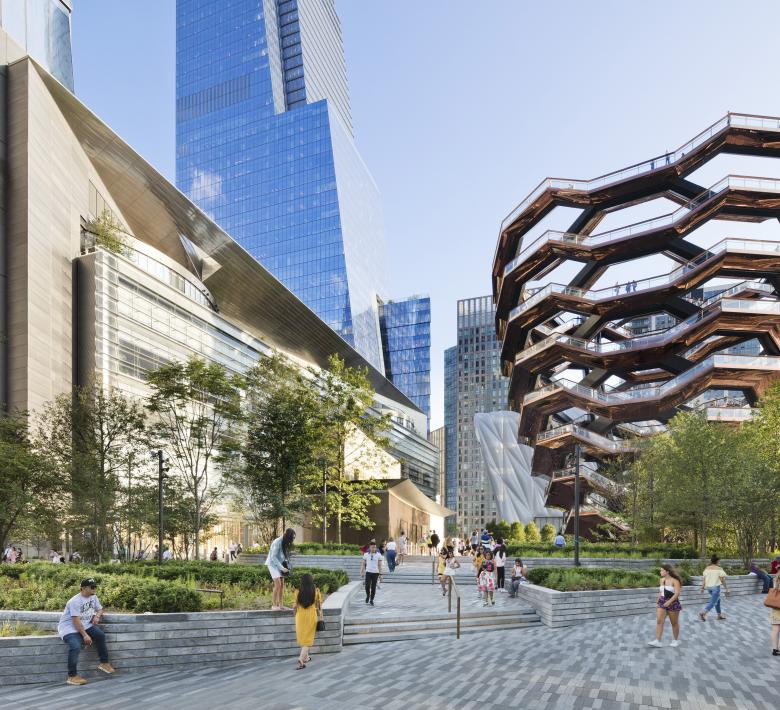 Hudson_Yards_Public_Plaza